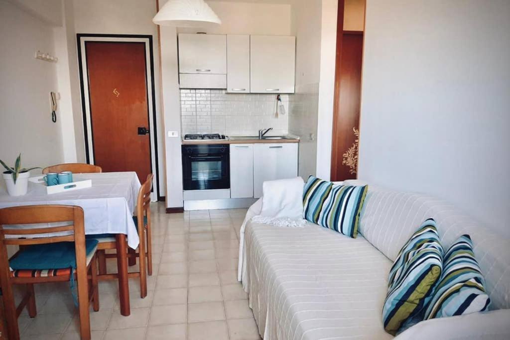 Bilocale Vista Mare Apartment Fano Bagian luar foto